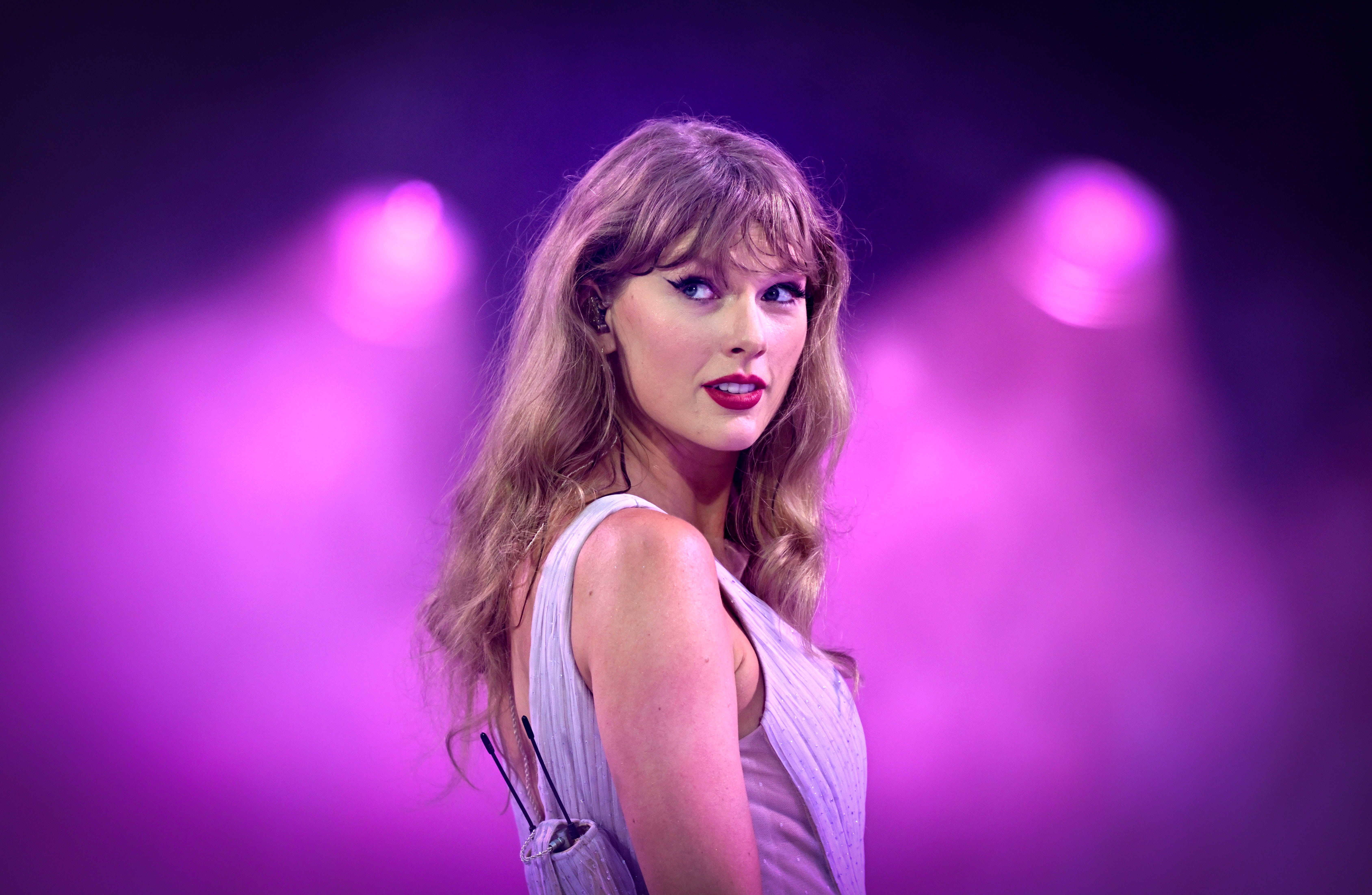 What Does “Pink Clouding” Mean? Fans Think They Know What Taylor Swift’s New Song Could Be About