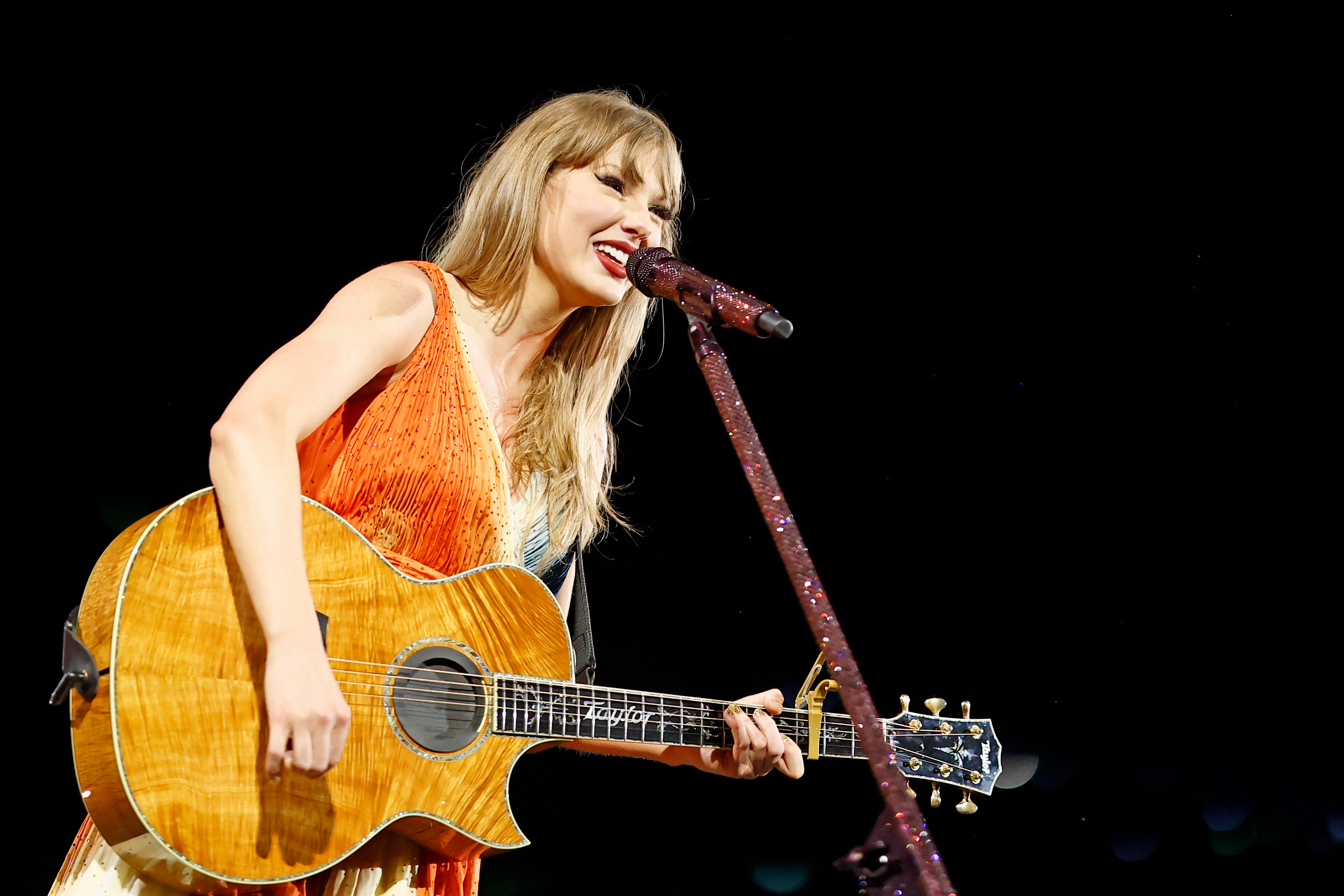Is Taylor Swift Giving a Surprise Performance at the Bluebird Cafe in Nashville?